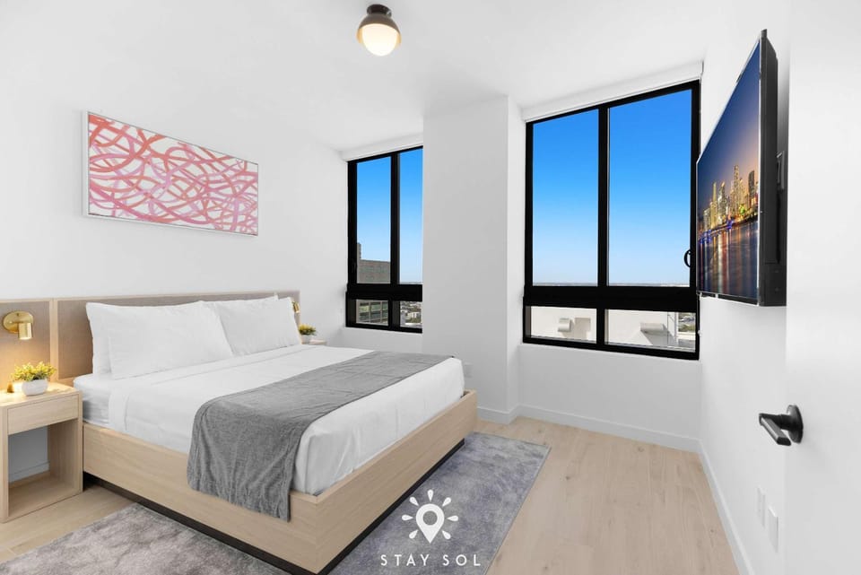 Skyline Views and Smart Luxury Chic 2BR in Miami Apartment in Miami