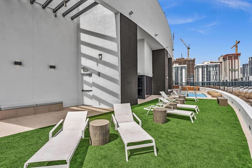 Beautiful Miami Apt Pool & Beach for 3 Guests Apartment in Miami