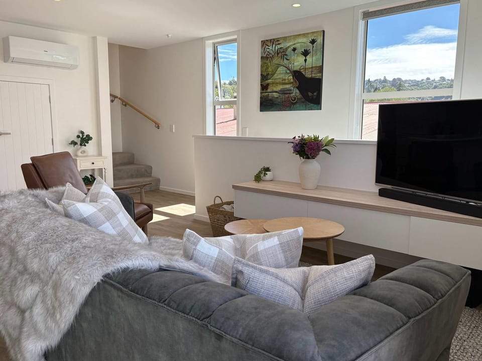 Central Dunedin Stay with Park Views House in Dunedin