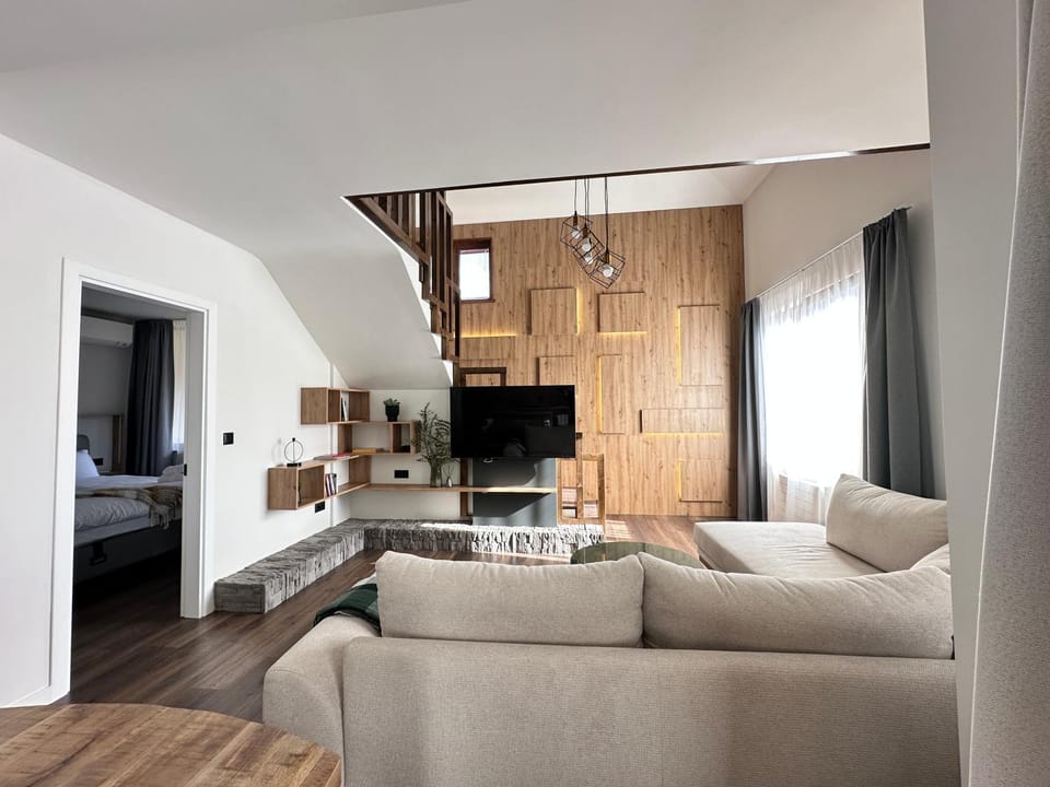 Communal lounge/ TV room, TV and multimedia, Living room