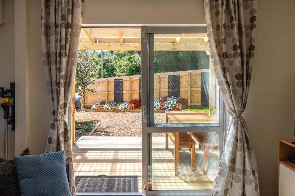 Edenvale Onetangi by Waiheke Pure House in Auckland Region
