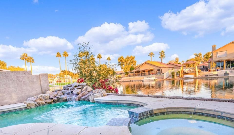 Waterfront getaway in Arizona House in Gilbert