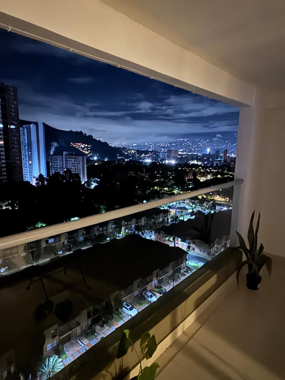 Night, View (from property/room), Balcony/Terrace, City view, Mountain view