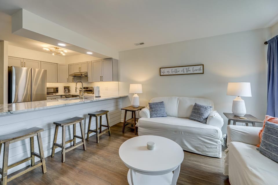 Steps to Beach! Emerald Isle Condo w/ Ocean View House in Emerald Isle
