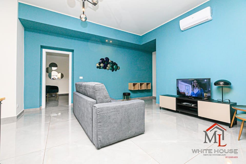 TV and multimedia, Living room, Seating area, air conditioner