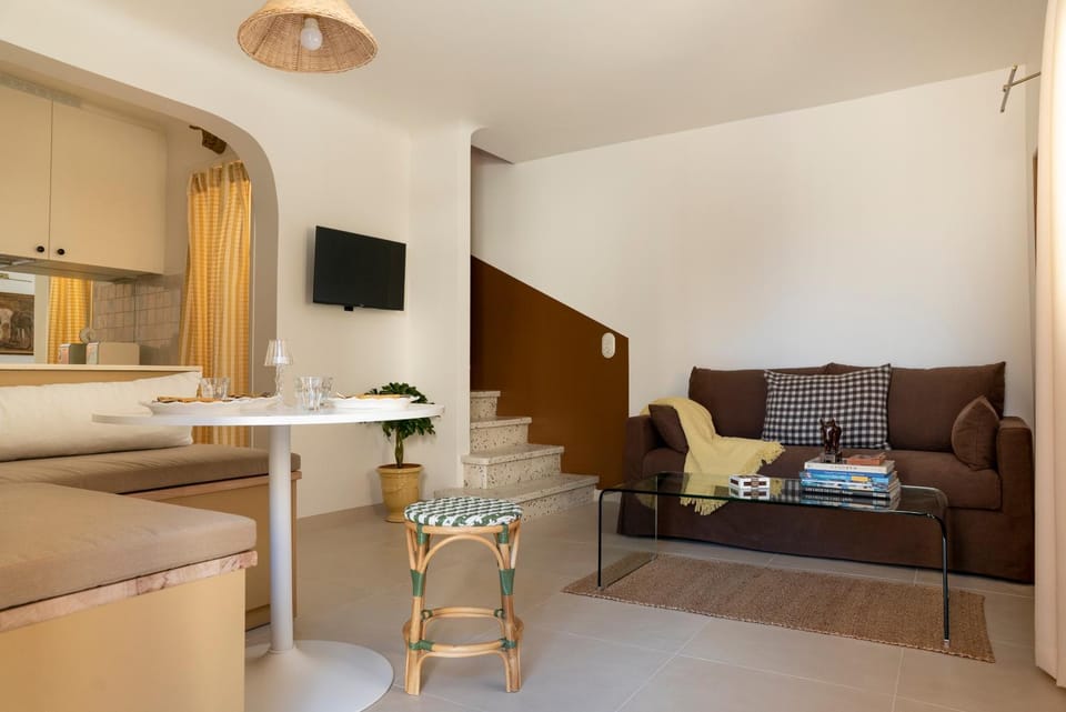 Charming Luxury Home Near Beaches & Montpellier - La Petite Pérolienne House in Mauguio