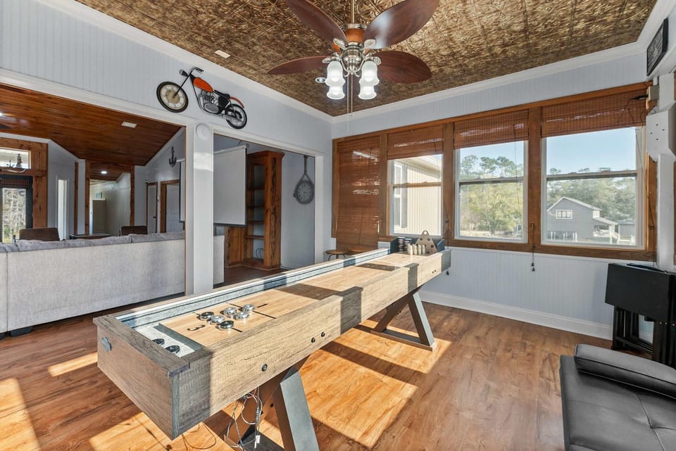Spacious Foley Retreat Sleeps 12 Game Room Theater House in Foley