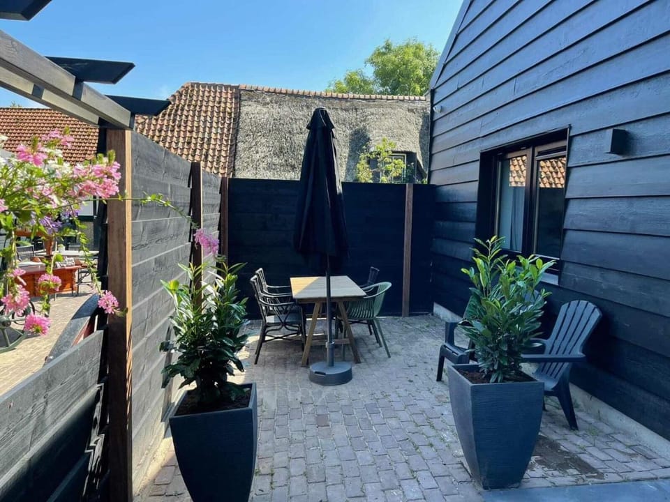 Property building, Balcony/Terrace