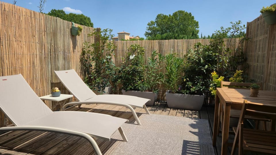 Studio Bleu Aix-en-Provence terrasse, piscine, parking Apartment in Aix-en-Provence