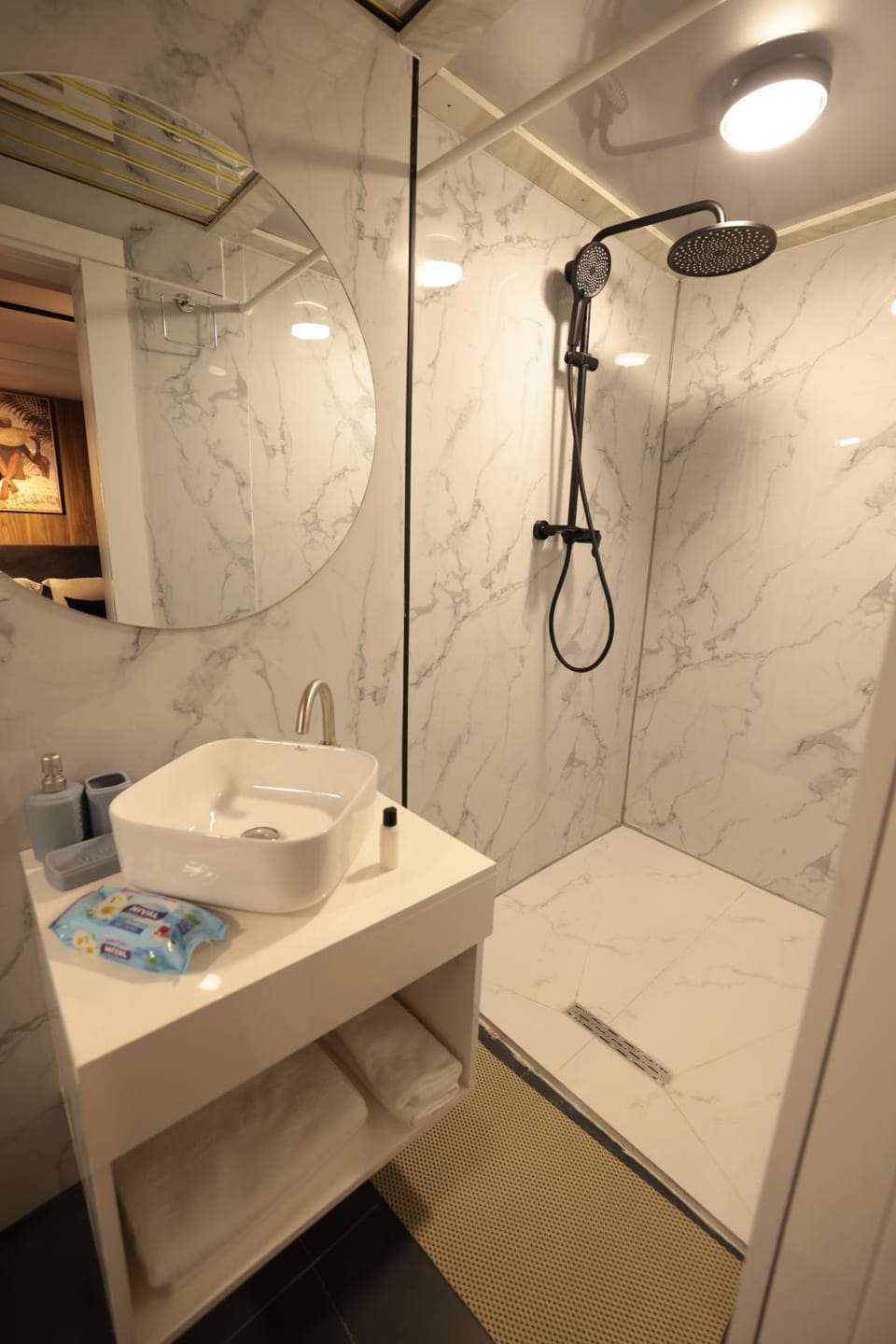Artov 01 B2 Apartment in Europe