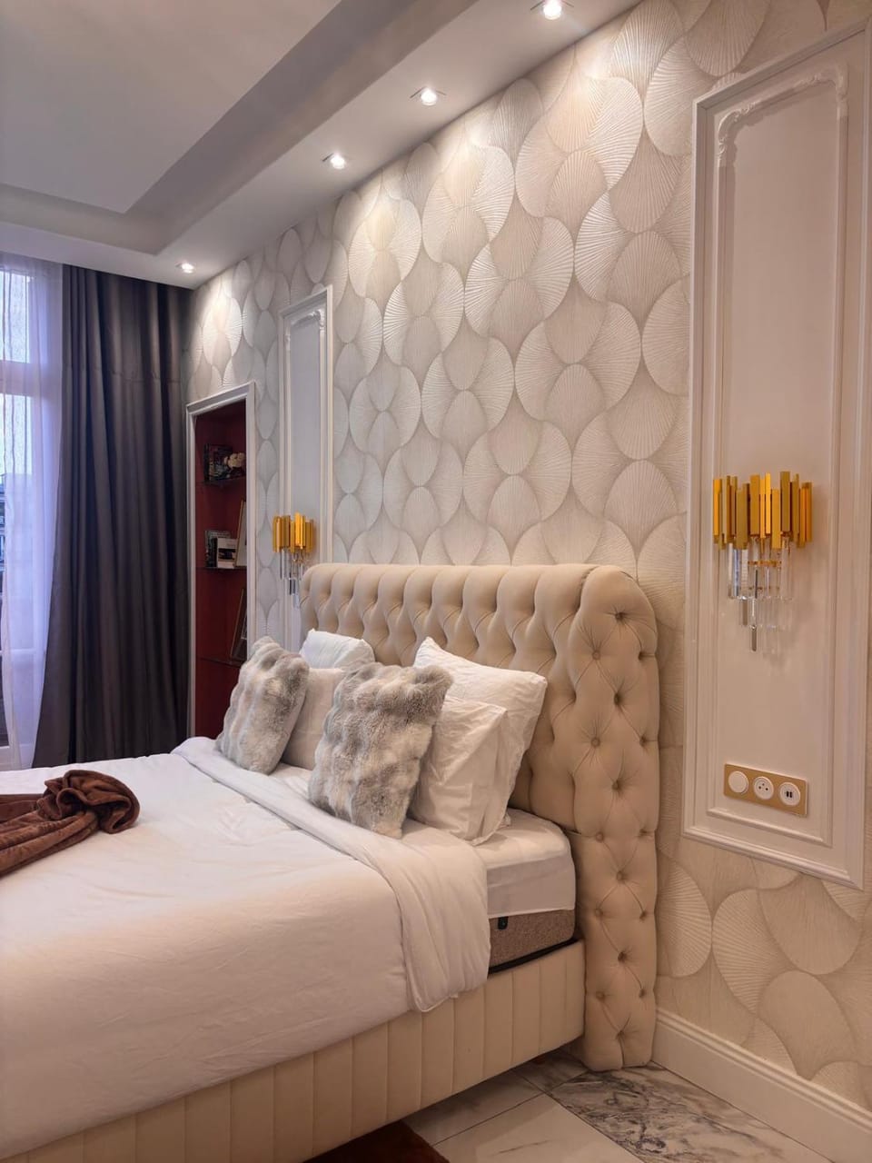 Magnifique Studio Champs Elysees Vue Tour Eiffel et Arc de Triomphe Apartment in Paris