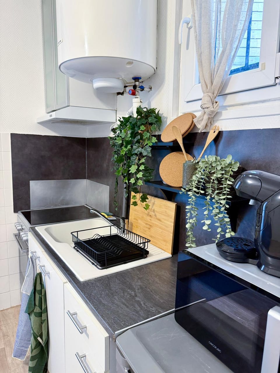 Kitchen or kitchenette, stove