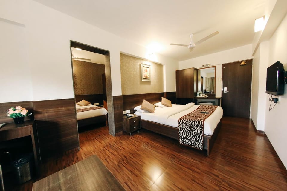 Bed, Living room, Seating area