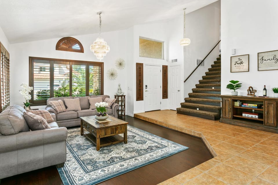Aspen Adventure House in Avondale