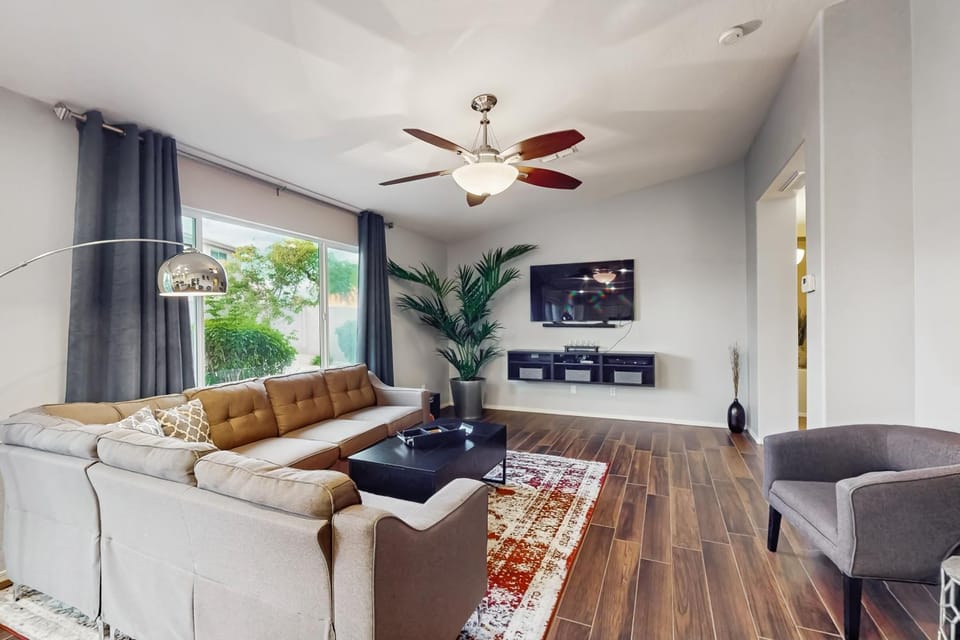 Spacious Relaxing Sanctuary House in Goodyear