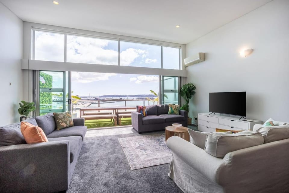 Harbourfront Penthouse With Free Parking Apartment in Auckland