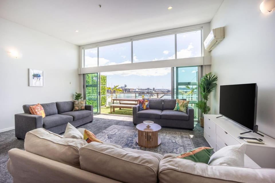 Harbourfront Penthouse With Free Parking Apartment in Auckland