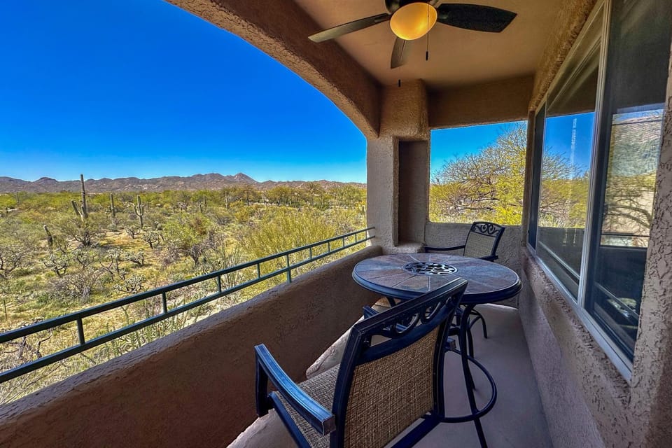 Sunsets & Smiles House in Oro Valley