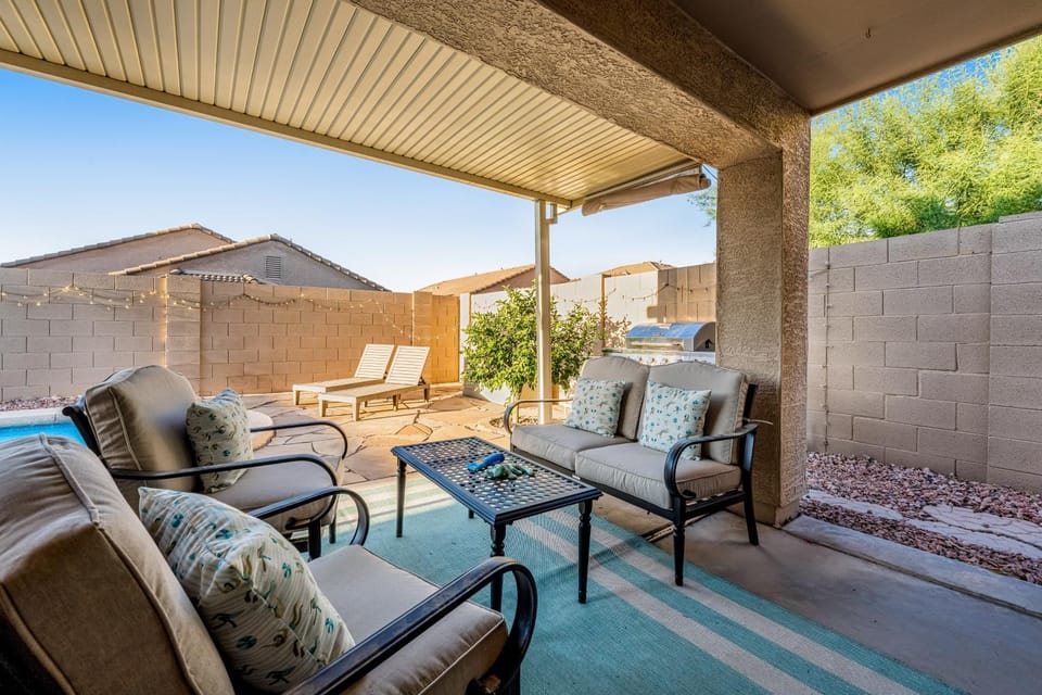 Pretty Peoria Place House in Glendale
