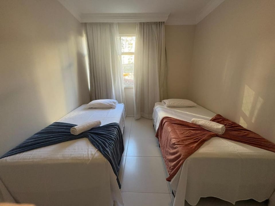 Apto amplo perto Porto da Barra Apartment in Salvador