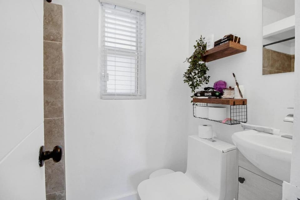 Miami Stylish Studio Next to Wynwood & Downtown Apartment in Miami