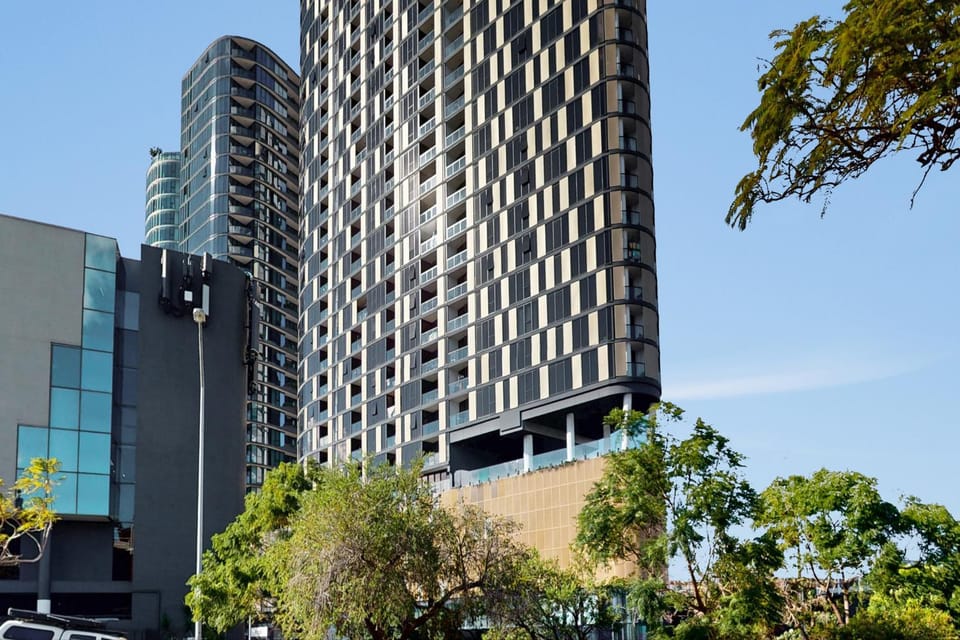 Alfred Street Retreat - 2BR with Parking a Pool & Gym Apartment in Brisbane