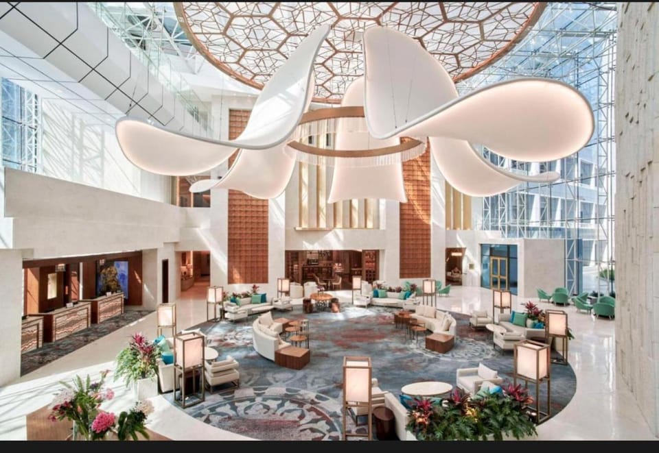 شقة فندقية فاخرة بإطلالة ساحرة على النيل والأهرامات هيلتون النيل المعادي Apartment in Cairo Governorate