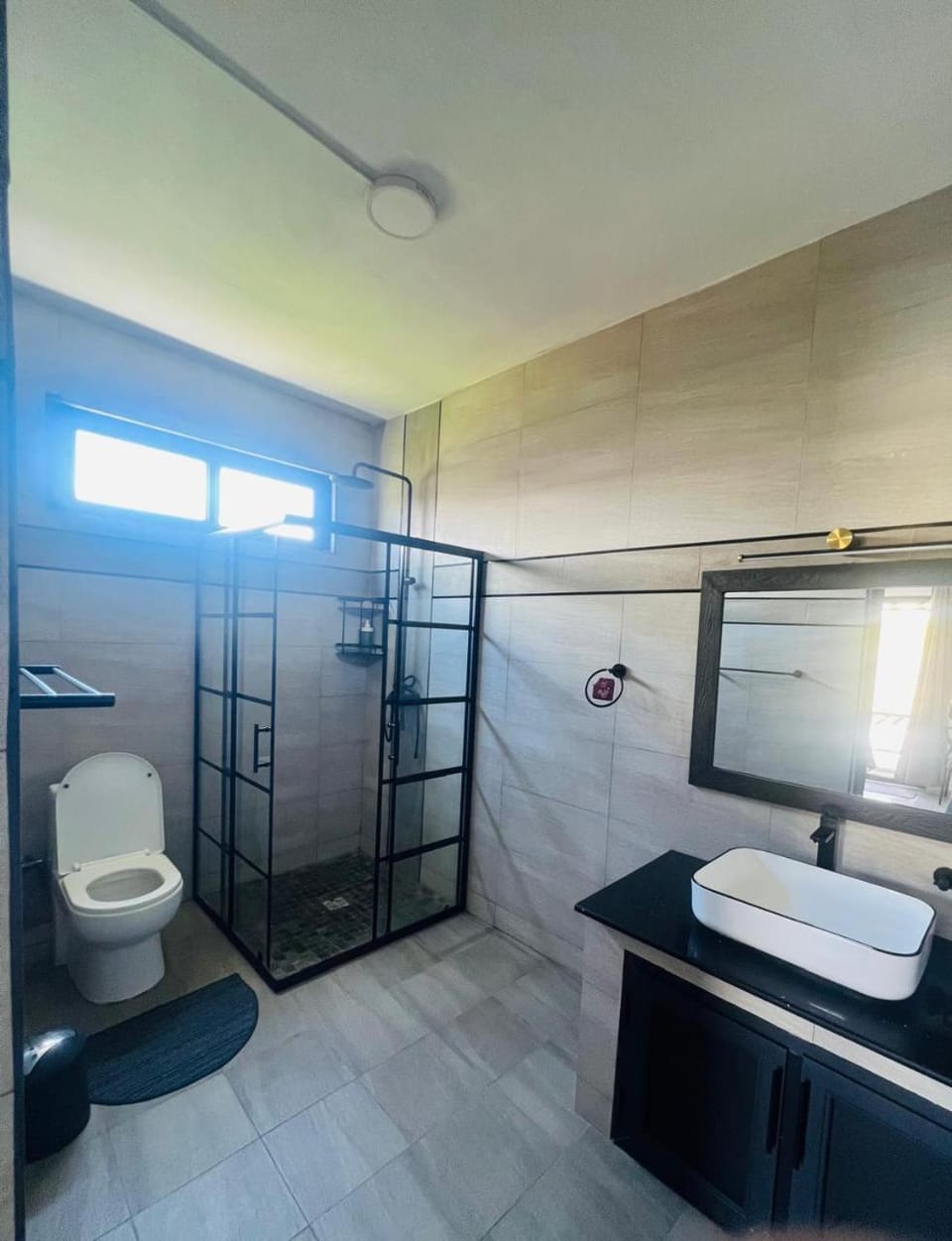 Shower, Toilet, Bathroom, bidet, towels