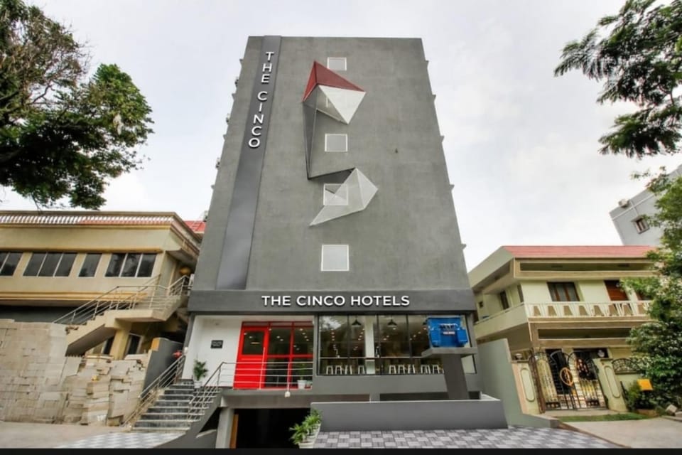 Cinco Hotels-Premium Rooms Hotel in Hyderabad