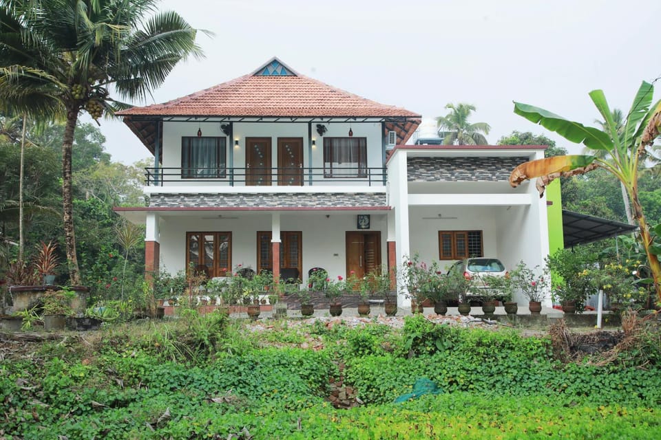 Property building, Patio, Garden, View (from property/room), Seating area, Parking