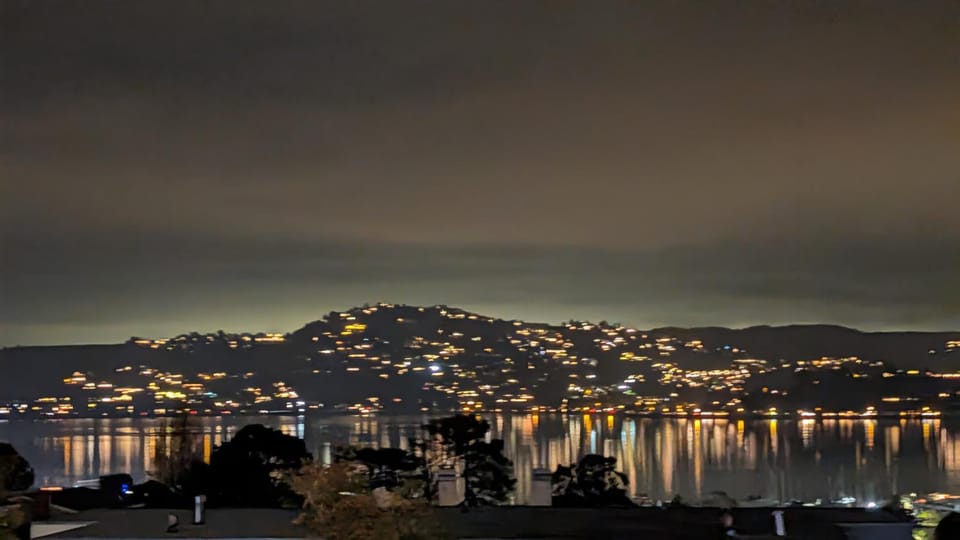 July Retreat in Sausalito with Water Views and AC House in Sausalito