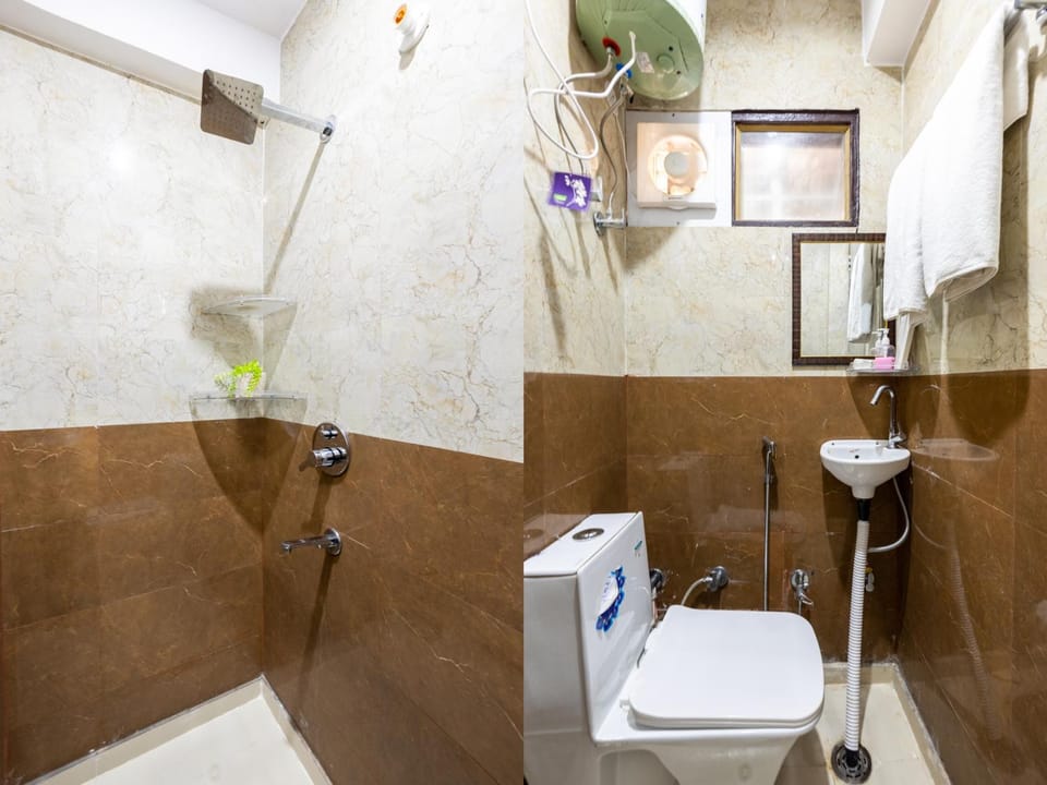 Shower, Toilet, Bathroom, towels