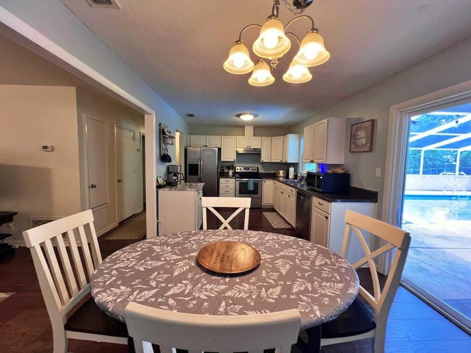 Rosemary Terrace Retreat 3bd, Pool, Pet-Friendly House in Tallahassee