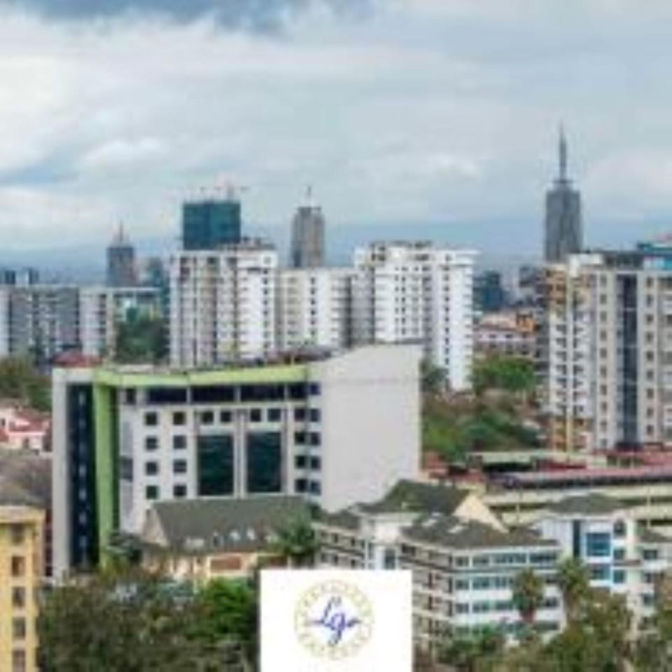 Elegant classy apartment with swimming pool ,fully equipped gym ,child play area and close proximity to shopping malls and great breathtaking views Apartment in Nairobi