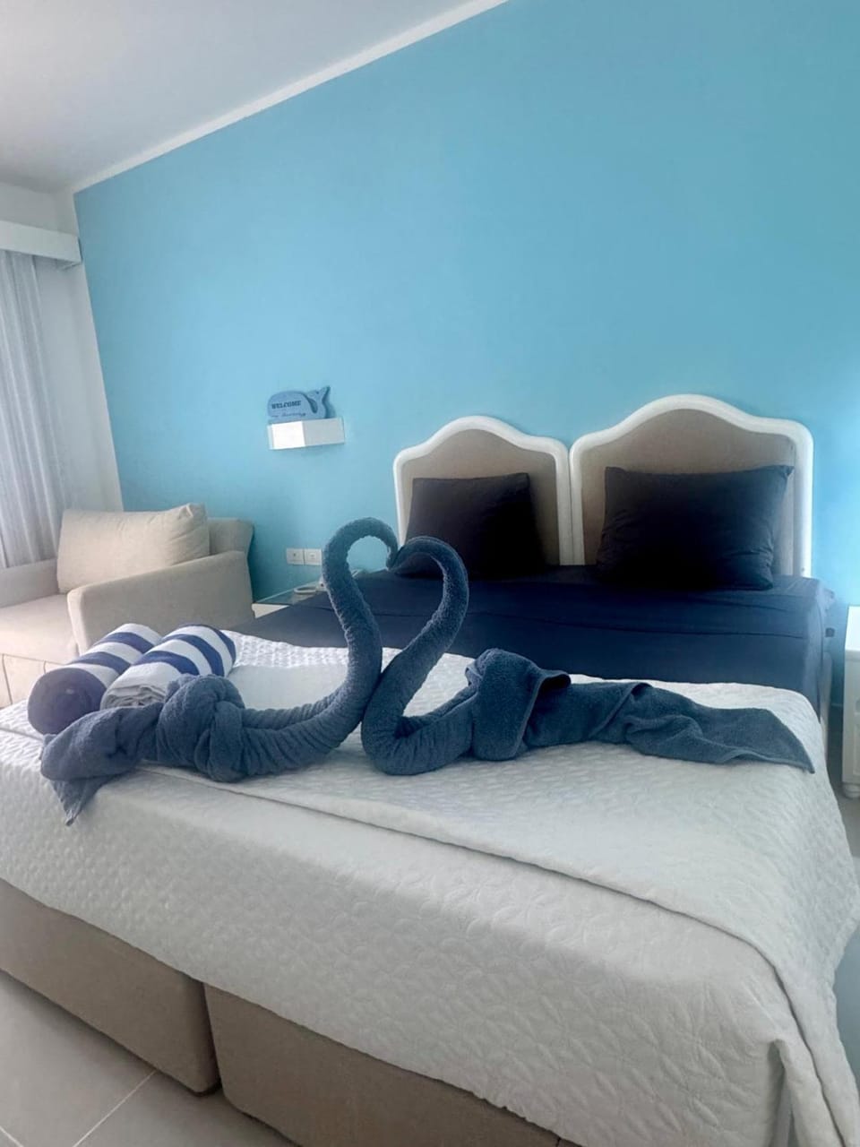 Bed, Photo of the whole room, Bedroom, towels