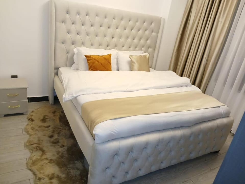 Royal essence apartment with swimming pool ,ample parking ,fully equipped gym, child playground and amazing scenic city view Apartment in Nairobi County