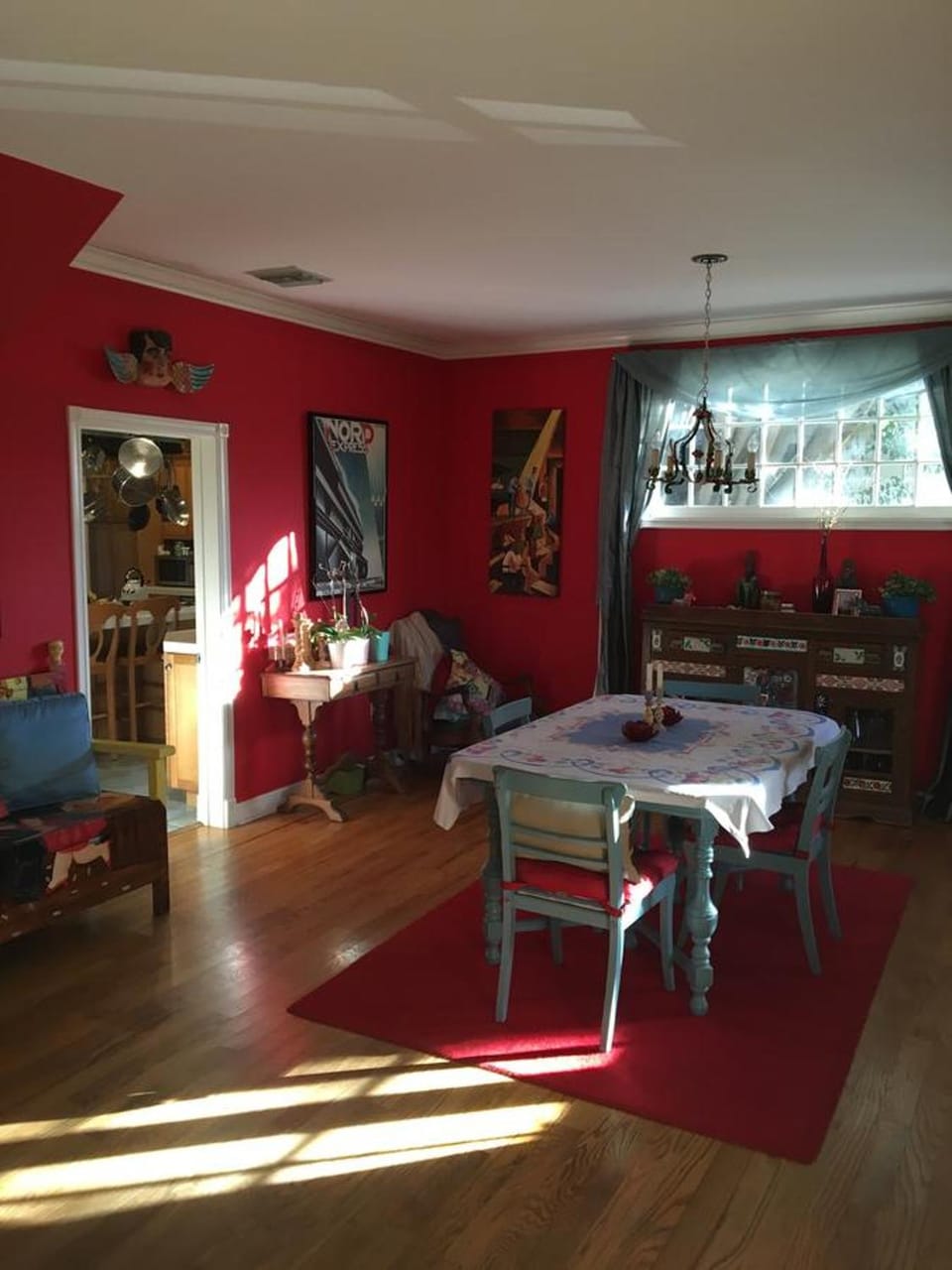 Day, Dining area