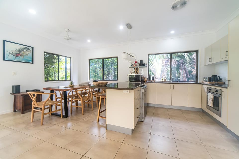 Curlew Cove House in Whitsundays