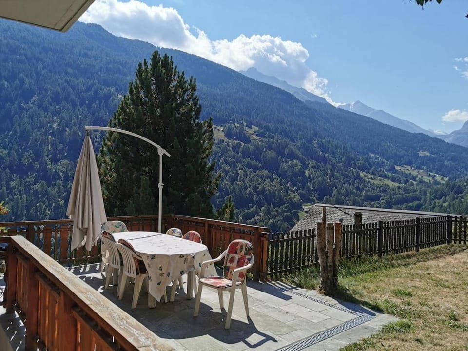 Le balcon de Mâche Chalet in Canton of Valais