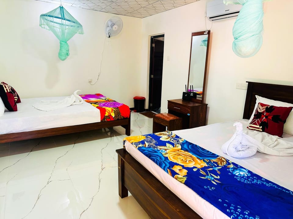 Bed, Photo of the whole room, Bedroom, towels, air conditioner