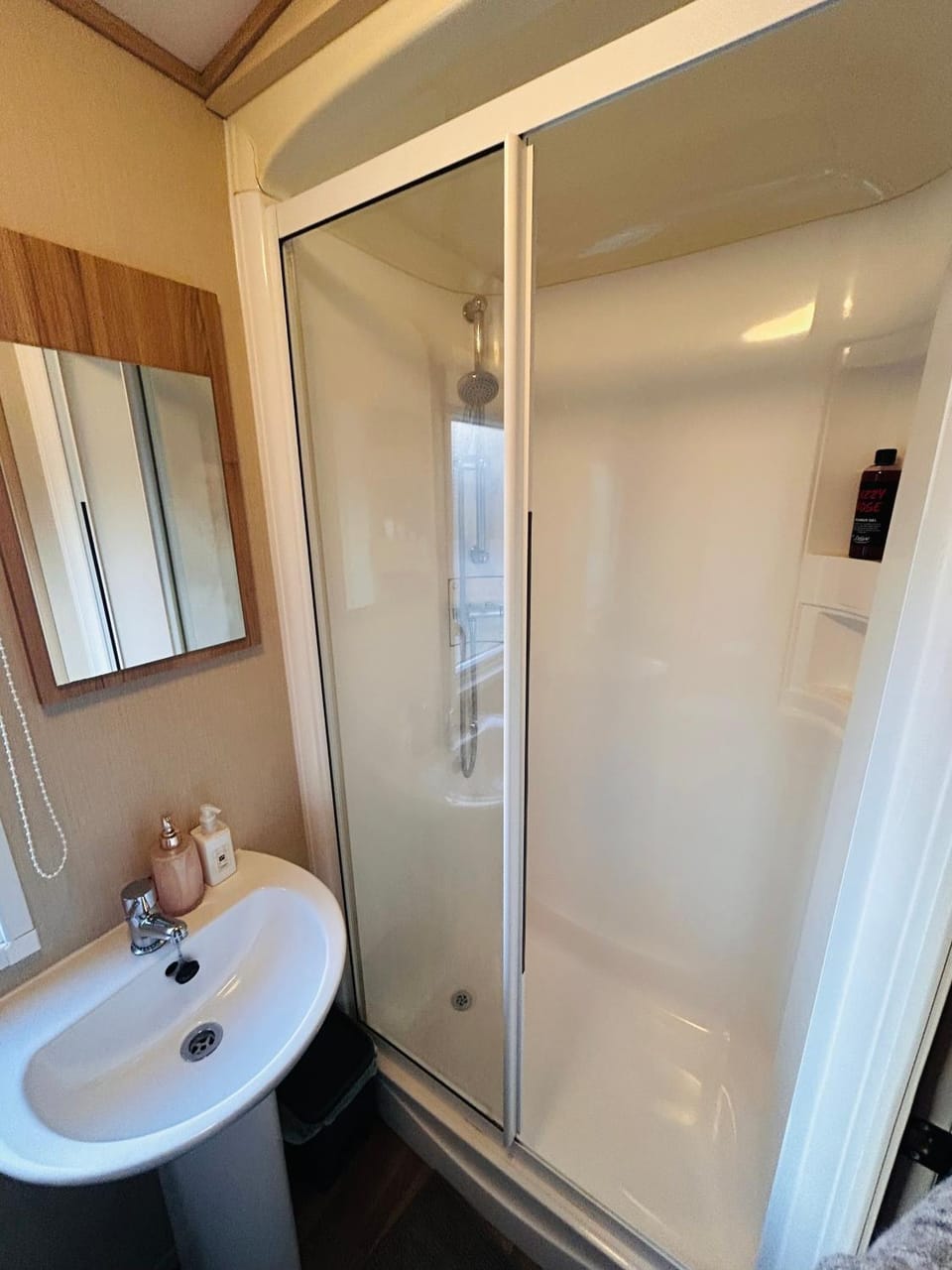Caravan at Tattershall lakes - Larch View Campground/ 
RV Resort in Tattershall
