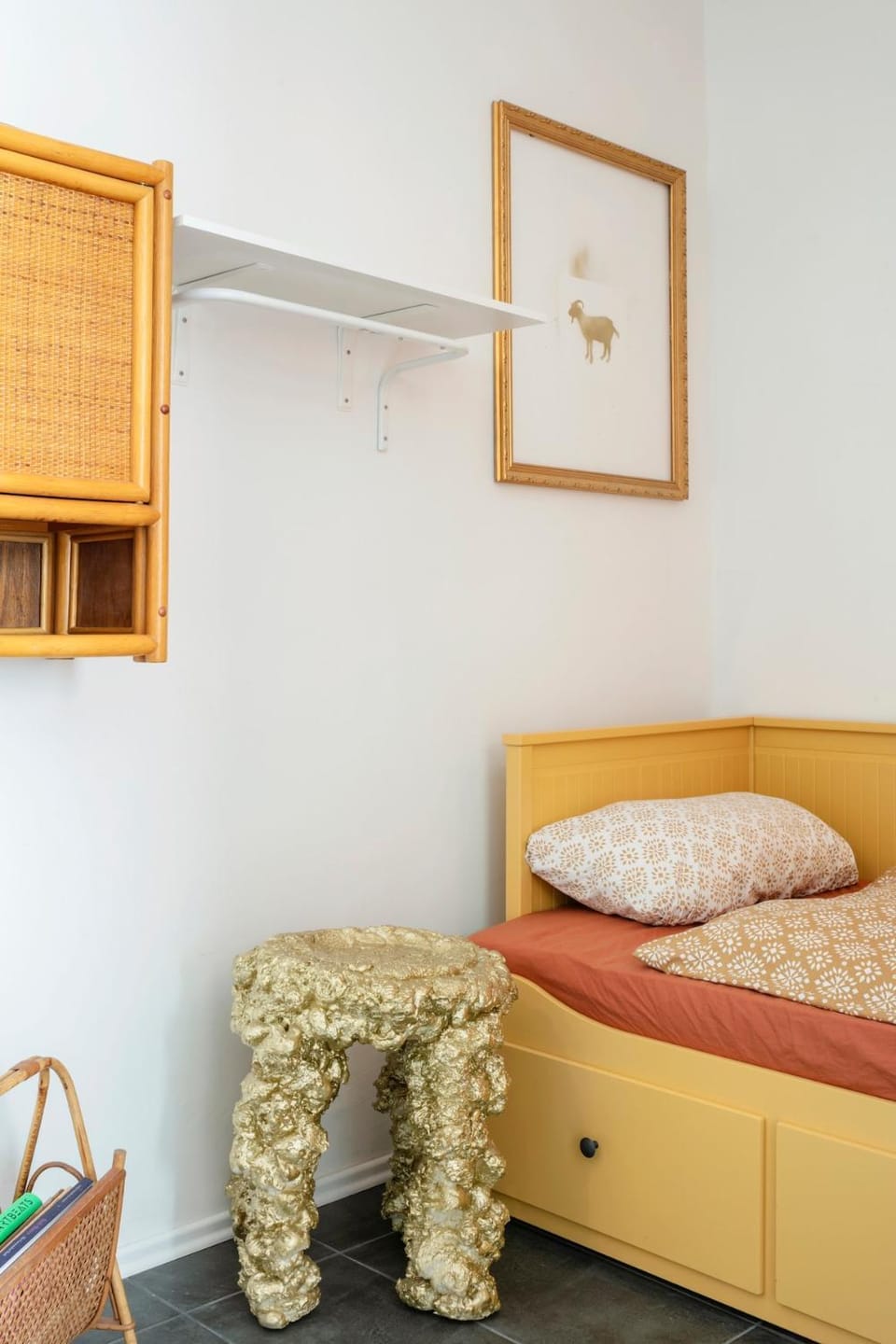 GROUNDfloor with private entrance, 55 sqm, 4 beds Apartment in Berlin