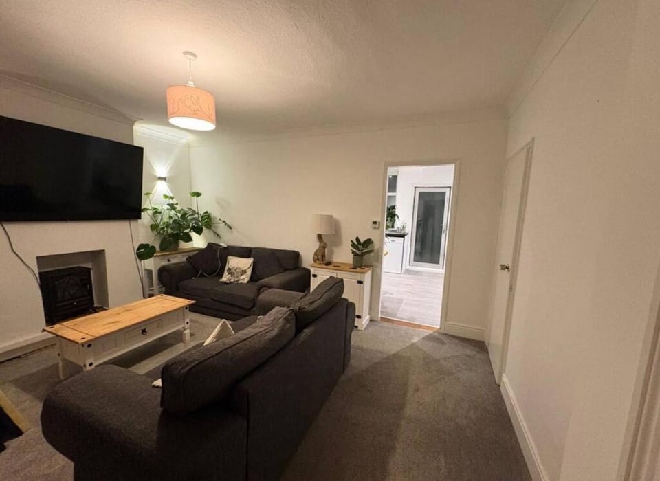 Communal lounge/ TV room, TV and multimedia, Living room