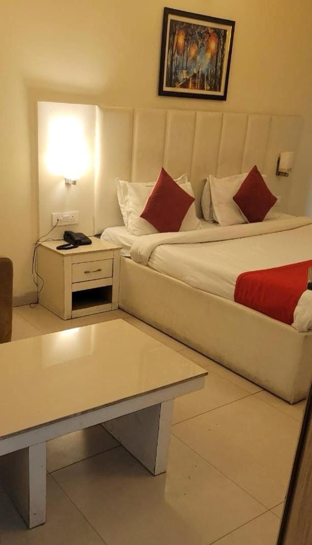 Tulip Palms Hotel in Jaipur
