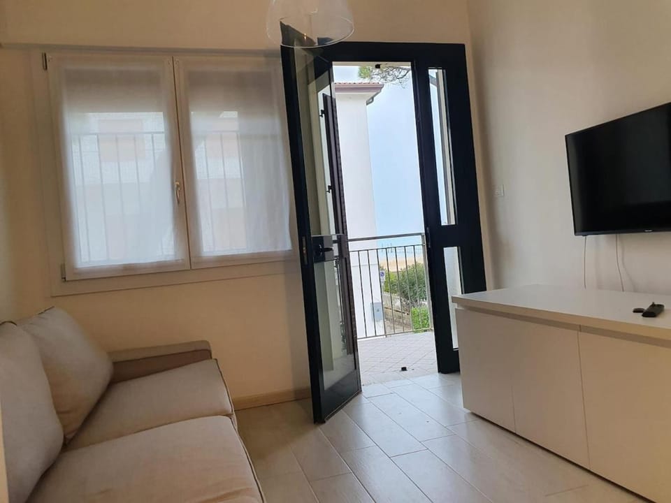 Communal lounge/ TV room, TV and multimedia, Living room, Evening entertainment