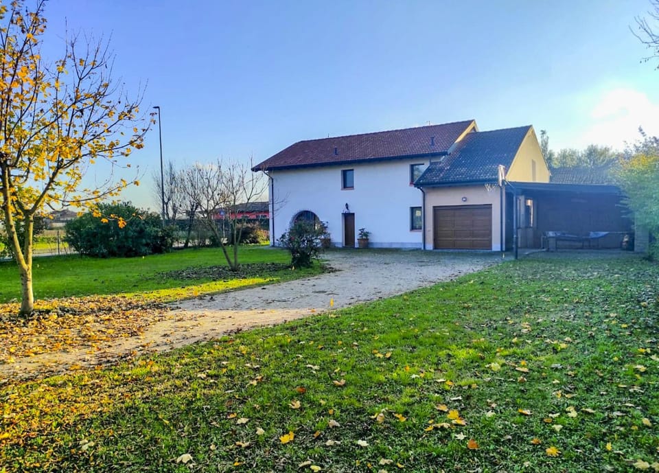 B&B Cremona Busseto Musica - villa con parco e piscina Bed and Breakfast in Emilia-Romagna