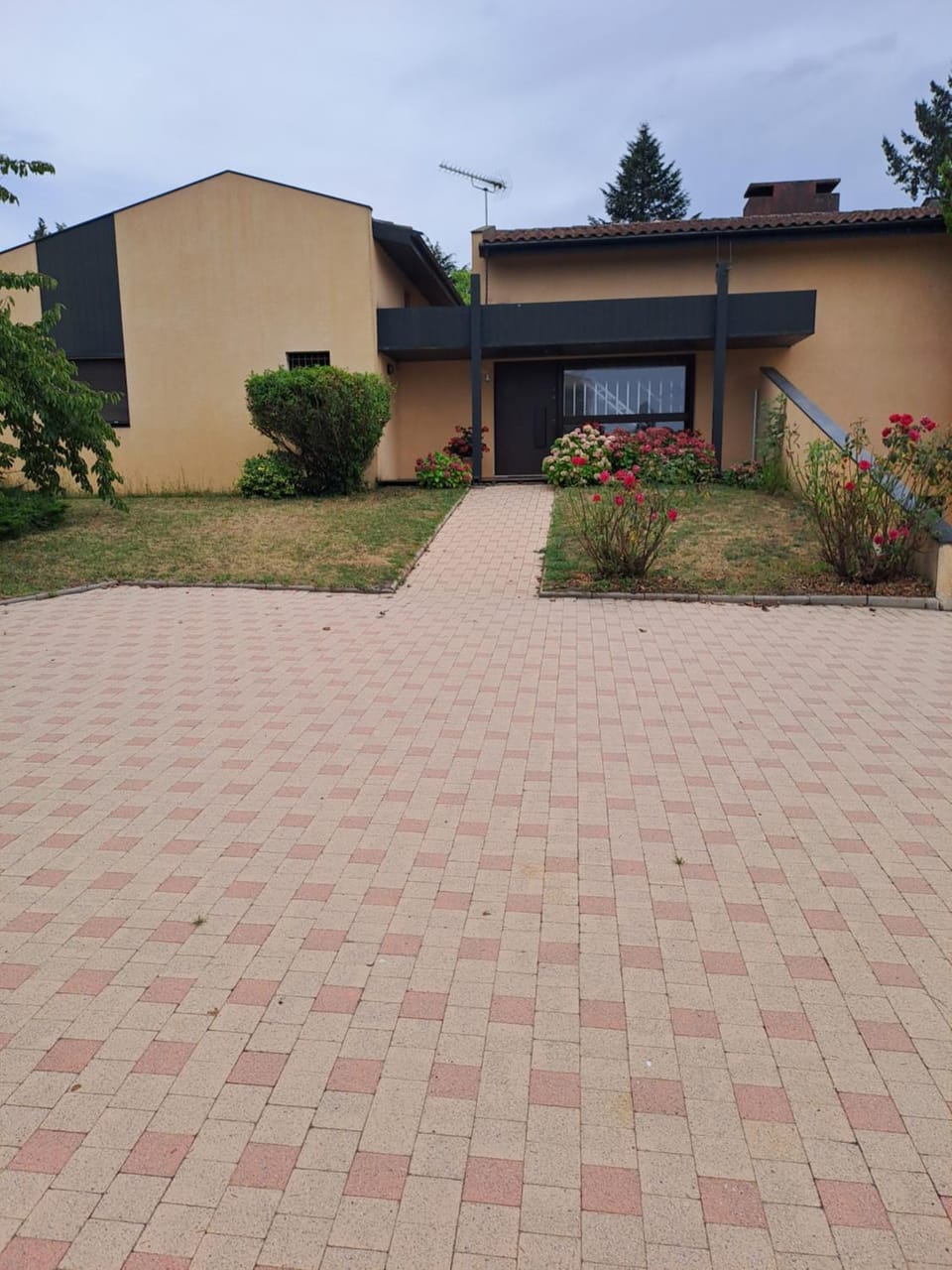 Chambres privées dans une maison avec piscine Vacation rental in Nouvelle-Aquitaine