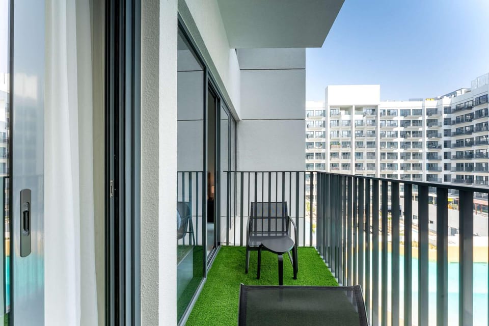 Day, View (from property/room), Balcony/Terrace, Seating area, Pool view