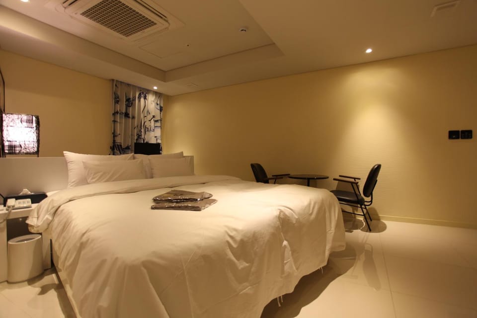 Christie Hotel 크리스티 호텔 Motel in Seoul