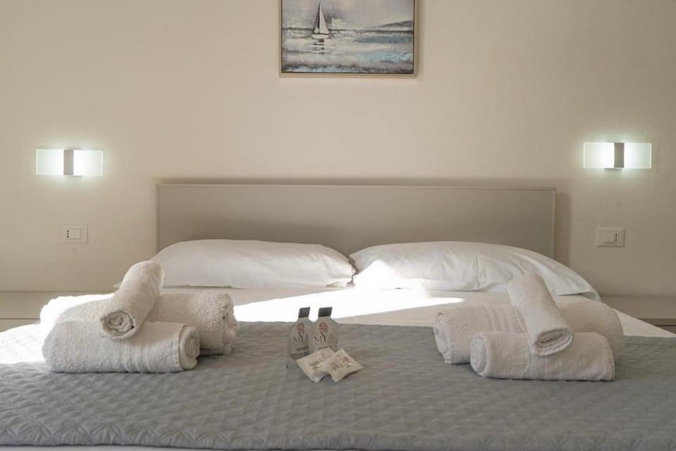 New APT La Caletta, Comfort and Veranda with Sea View Apartment in La Caletta